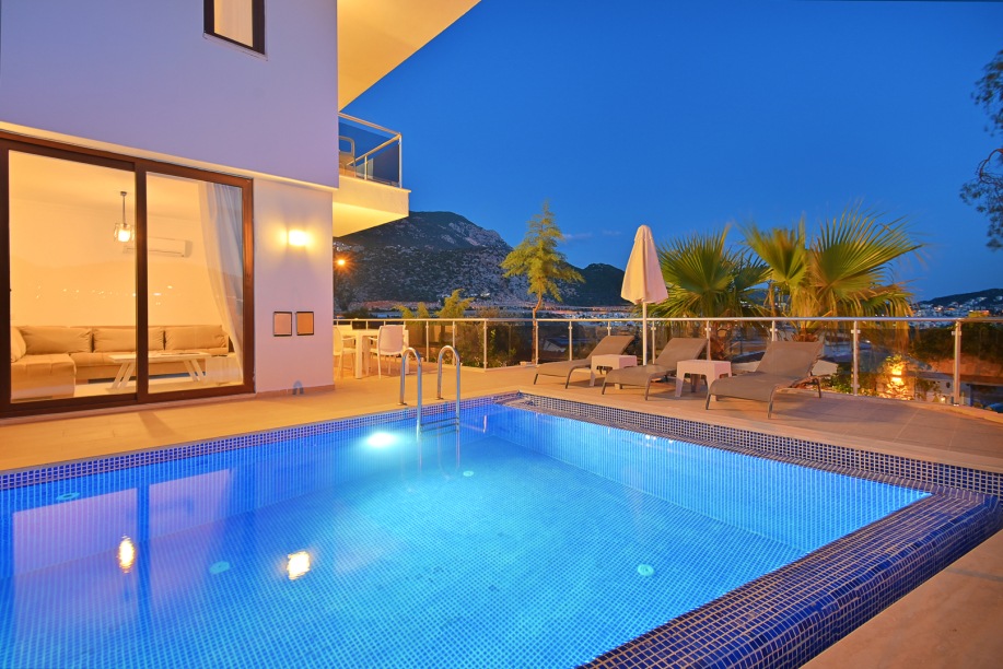 2 and 3 bedroom apartments with own pools in Kalkan
