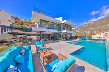 4 bedroom Kalkan villa for holiday rental