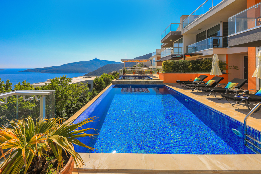 2 bedroom apartment with pool in Kalkan for holiday rental