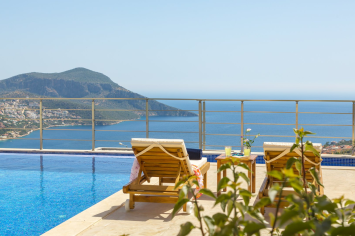 5 bedroom villa with own pool in Kalkan, Turkey