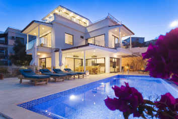 5 bedroom villa in centre of Kalkan