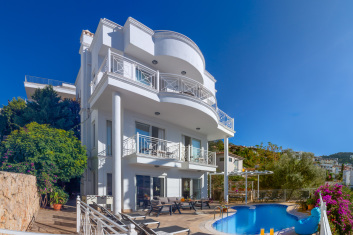 4 bedroom villa in Kalkan for holiday rental