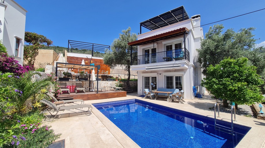 3 bedroom villa in Kalkan with pool for holiday rental